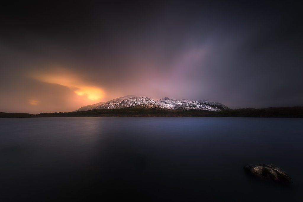 Lough-Inagh-Sunrise-Ryszard-Lomnicki-1200.jpg